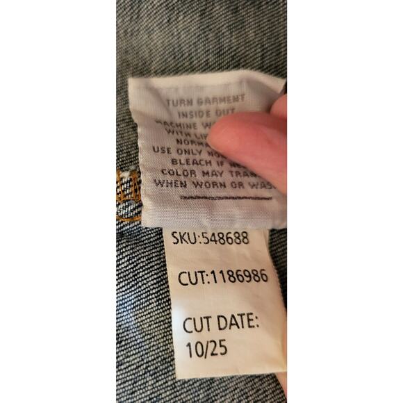 Torrid Denim Short Jean Jacket Womens Size 2 Blue Button Up (Size Plus 18-20) - Picture 9 of 13